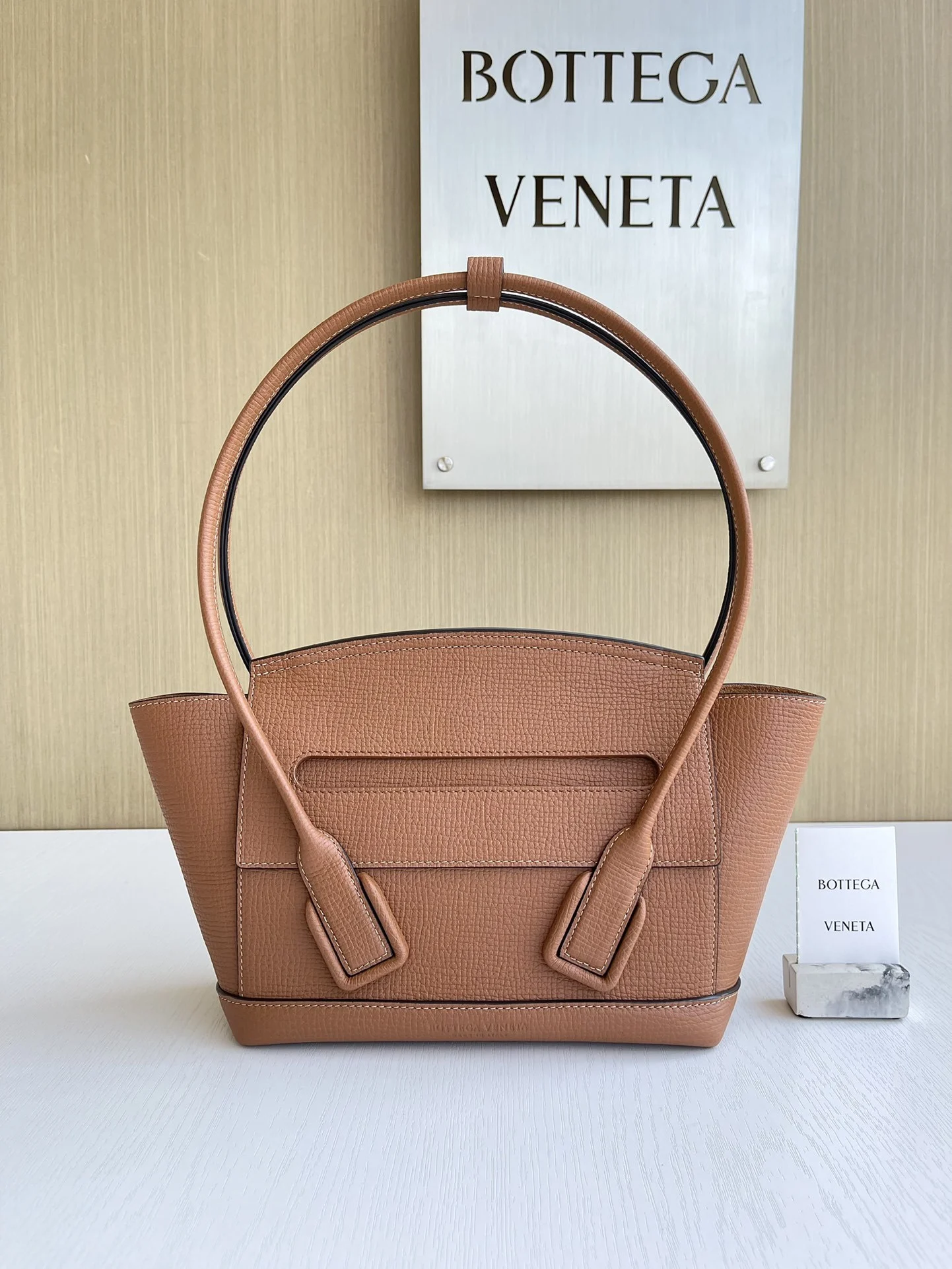 Bottega Veneta Arco 33
