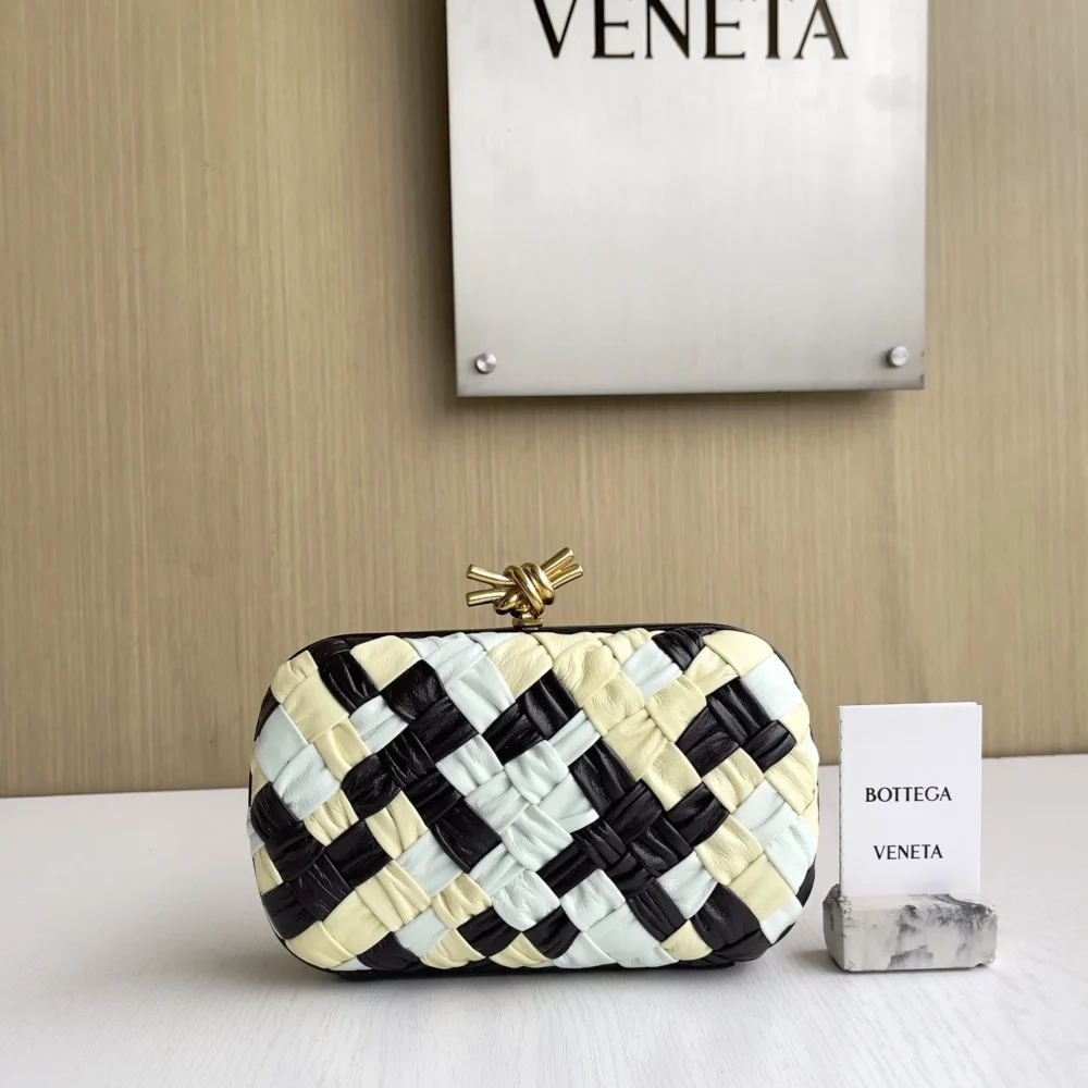 Bottega Veneta (BV) Knot