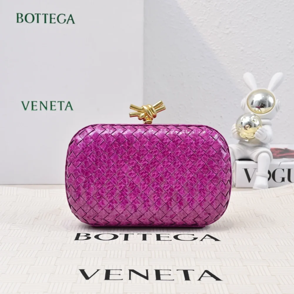 Bottega Veneta (BV) Knot