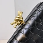 Bottega Veneta (BV) Knot