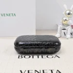 Bottega Veneta (BV) Knot