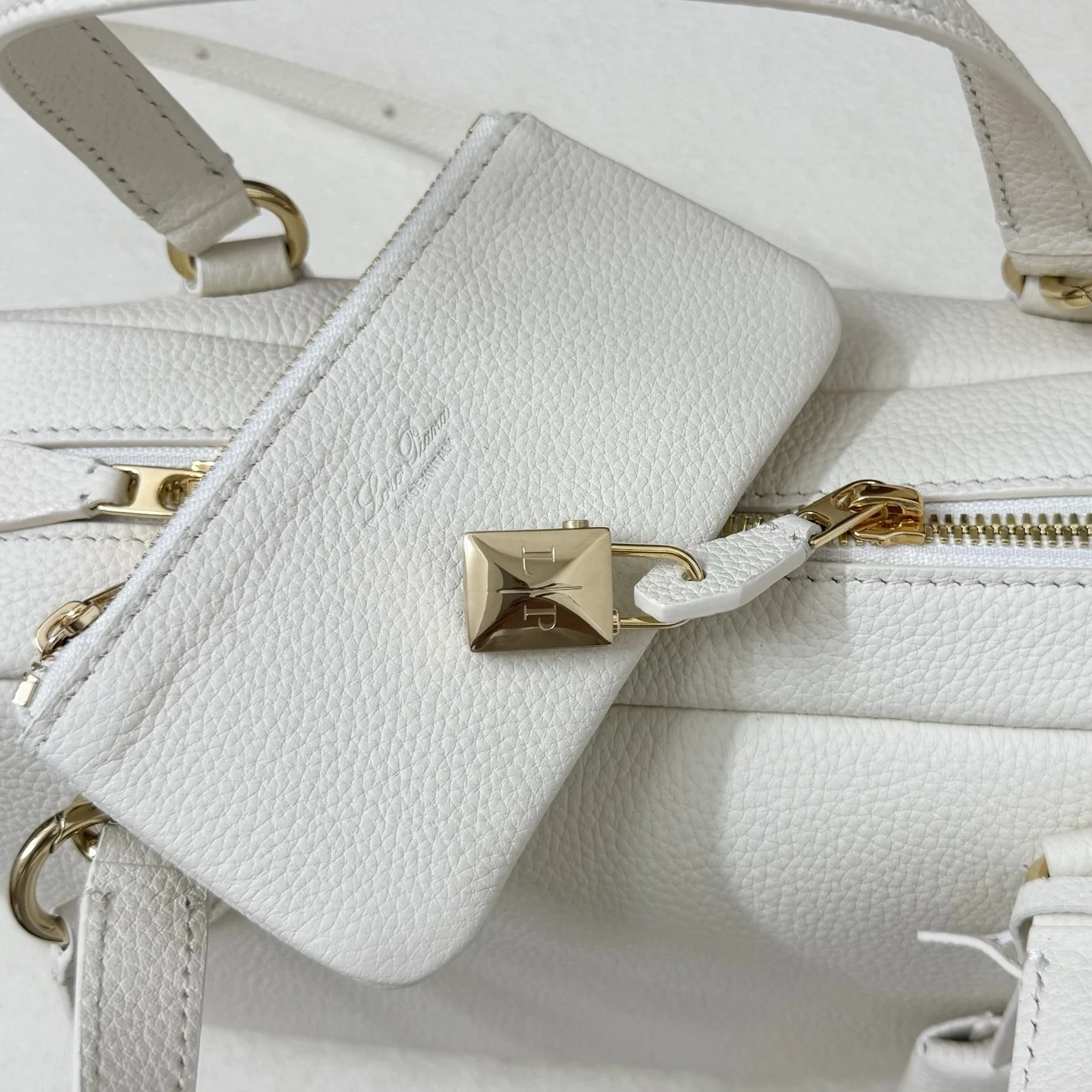 i1761199419707_7477_0_7